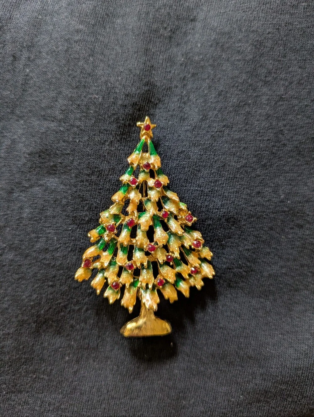 N/A festive gold